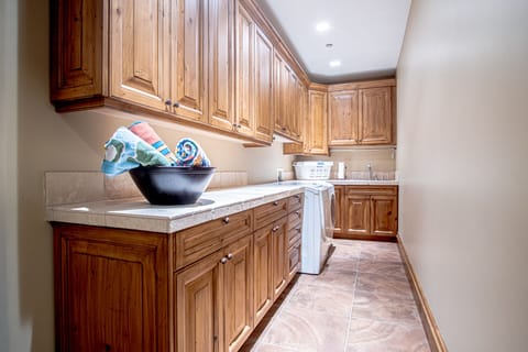 Full-size Laundry Room