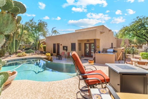 Rancho Villa - Southwestern beauty located across from the Rancho Manana Gold Course.