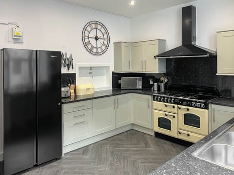 Kitchen | Argyle House, Rothesay, Isle of Bute