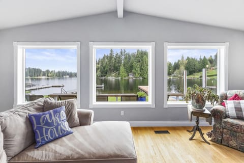 Deluxe House | Lake view