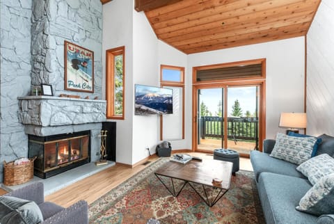Condo, 3 Bedrooms (Ski-In/Out, Mountain View, (RGT-117)) | Front of property