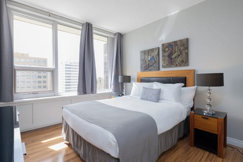 Comfort Apartment, 1 Queen Bed | Premium bedding, iron/ironing board, WiFi (free), bed sheets