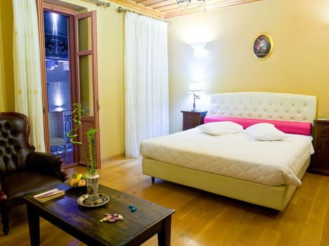 Suite (Triple) | Pillowtop beds, free WiFi, bed sheets