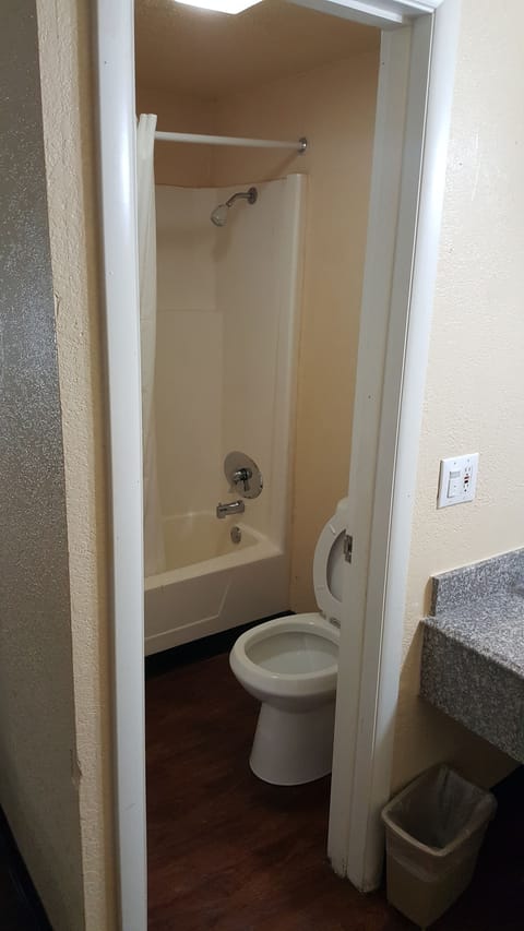 Free toiletries, towels