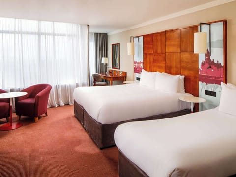 Classic Triple Room, 1 Double Bed | 1 bedroom, in-room safe, desk, laptop workspace