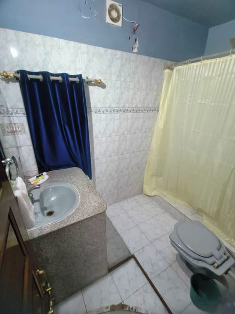 Deluxe Room | Bathroom