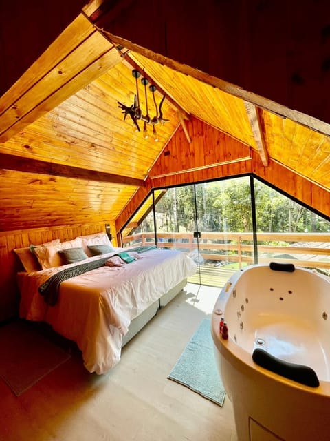 Premium Cabin | Free WiFi, bed sheets