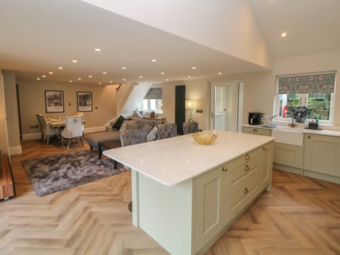 Fridge, dishwasher, electric kettle, toaster