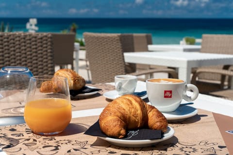 Daily cooked-to-order breakfast for a fee