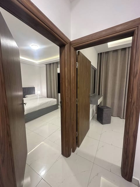 Apartment, 2 Bedrooms, Accessible, Smoking | 2 bedrooms