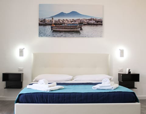 Superior Triple Room | Hypo-allergenic bedding, desk, blackout drapes, soundproofing