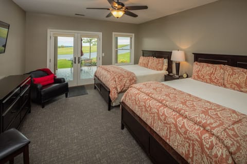 Apartment, 3 Bedrooms, Garden View | Individually decorated, individually furnished, iron/ironing board