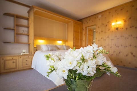 Standard Double Room (East or North) | In-room safe, desk, free WiFi, bed sheets