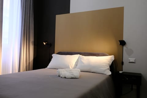 Standard Room | Premium bedding, down comforters, minibar, desk