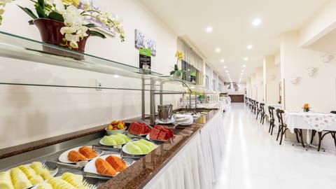 Daily buffet breakfast for a fee