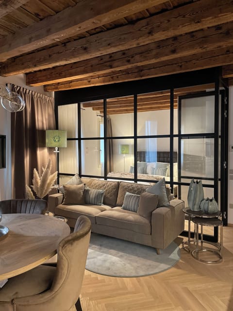 1 bedroom, in-room safe, desk, soundproofing