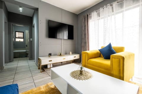 Apartment | Living area | TV