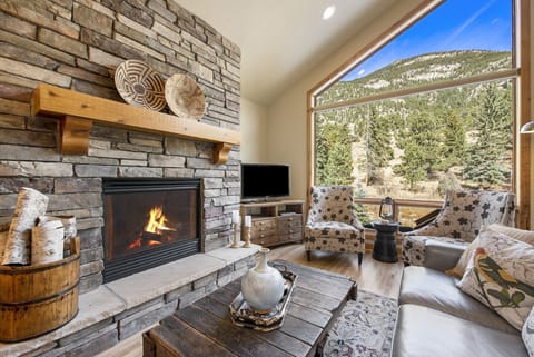 Townhome, 3 Bedrooms | Living area | Smart TV