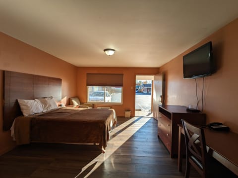 Basic Single Room | Free WiFi, bed sheets