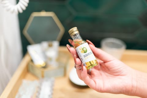 Luxury Single Room | Premium bedding, down comforters, memory foam beds, minibar