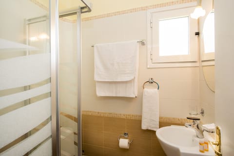 Free toiletries, hair dryer, towels, shampoo