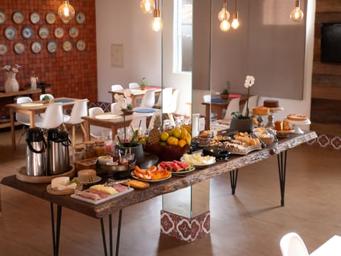 Free daily buffet breakfast