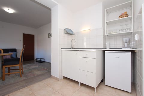 Apartment, 1 Bedroom | Private kitchen