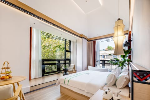 Panoramic Room | Pillowtop beds, blackout drapes, soundproofing, WiFi (free)