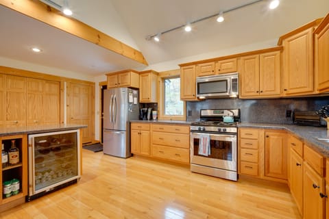 House (4 Bedrooms) | Interior