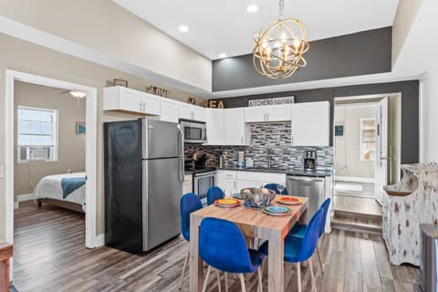 House, 4 Bedrooms | Private kitchen | Full-size fridge, microwave, oven, stovetop