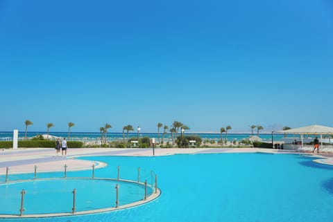 3 outdoor pools