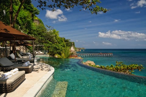 14 outdoor pools