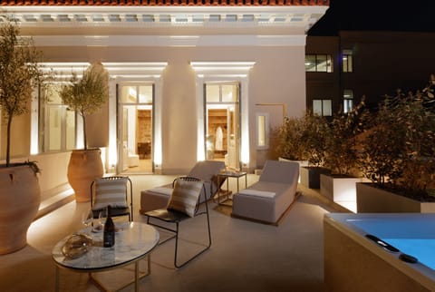Macbeth - Suite with Outdoor Jacuzzi & Acropolis View | Terrace/patio