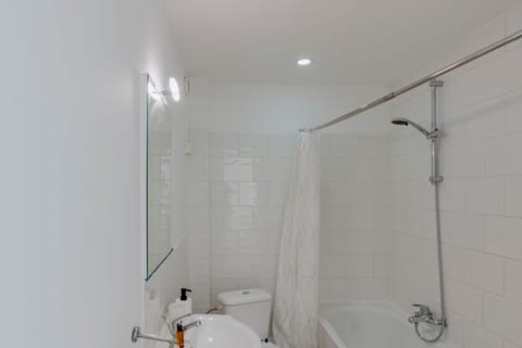 City Studio | Bathroom