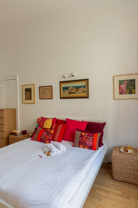 City Studio | Free WiFi, bed sheets