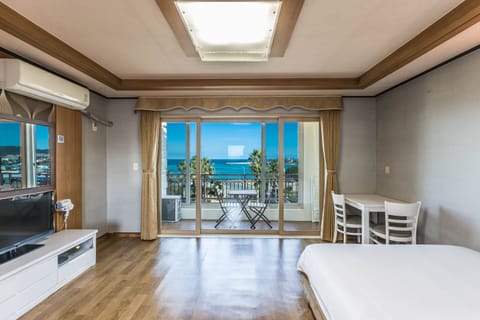 Standard Room | Free WiFi, bed sheets