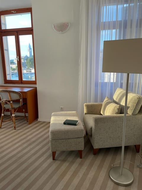 Standard Double Room, Sea View | 1 bedroom, in-room safe, desk, iron/ironing board