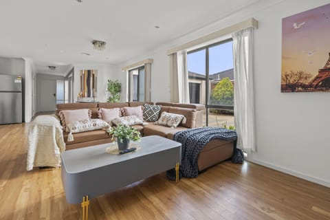 Deluxe House | Living area