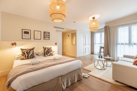 Deluxe Suite | Individually decorated, desk, laptop workspace, free WiFi