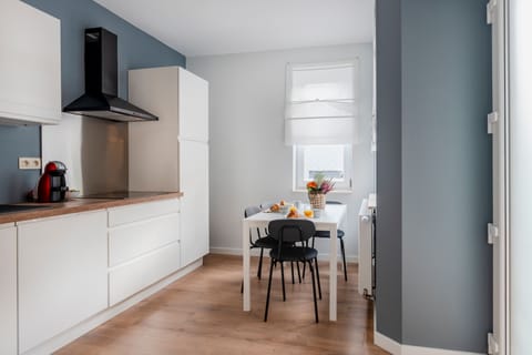 Comfort Apartment | Private kitchen | Fridge, microwave, oven, dishwasher