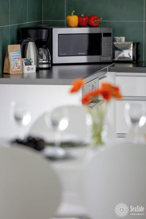 Comfort Apartment | Private kitchen | Fridge, oven, stovetop, dishwasher