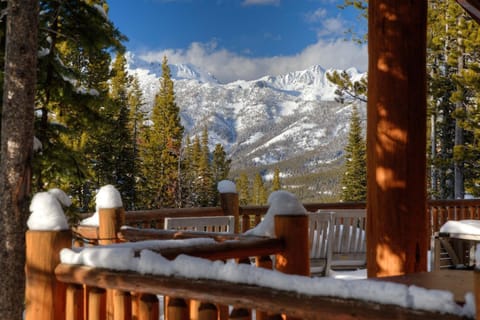 House, 4 Bedrooms | Balcony