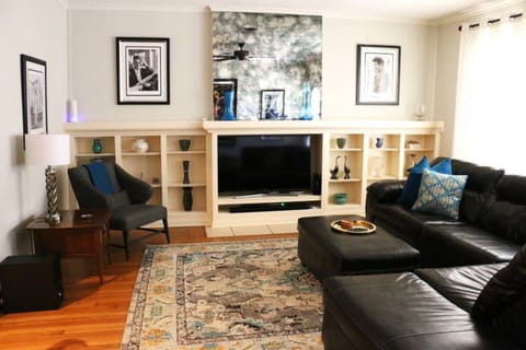 House | 3 bedrooms, iron/ironing board, Internet