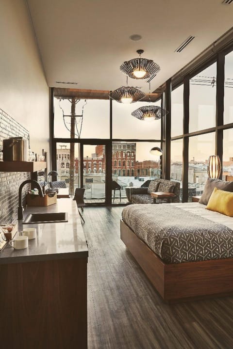 Room, 1 King Bed, Balcony | Premium bedding, in-room safe, blackout drapes, iron/ironing board