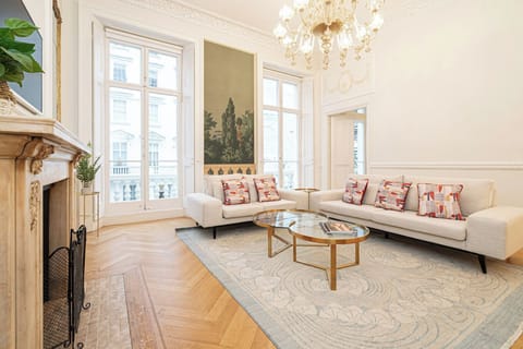 Apartment (1 Bedroom) | Living area | 32-inch Smart TV with digital channels