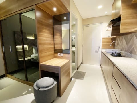 Studio | Private kitchen | Full-size fridge, stovetop