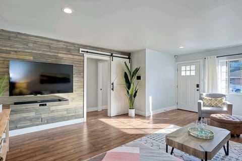 House, Multiple Beds, Pool Access, Pool View (Poolside Oasis) | Living area | 50-inch flat-screen TV with digital channels