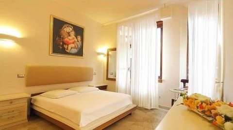 Standard Room | In-room safe, free WiFi, bed sheets
