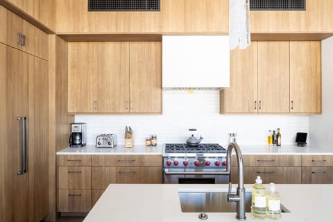 House, 4 Bedrooms | Private kitchen | Coffee/tea maker