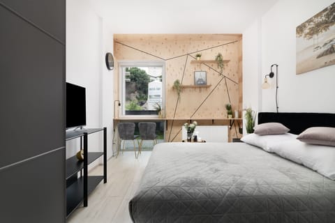 Design Apartment | 1 bedroom, desk, laptop workspace, soundproofing